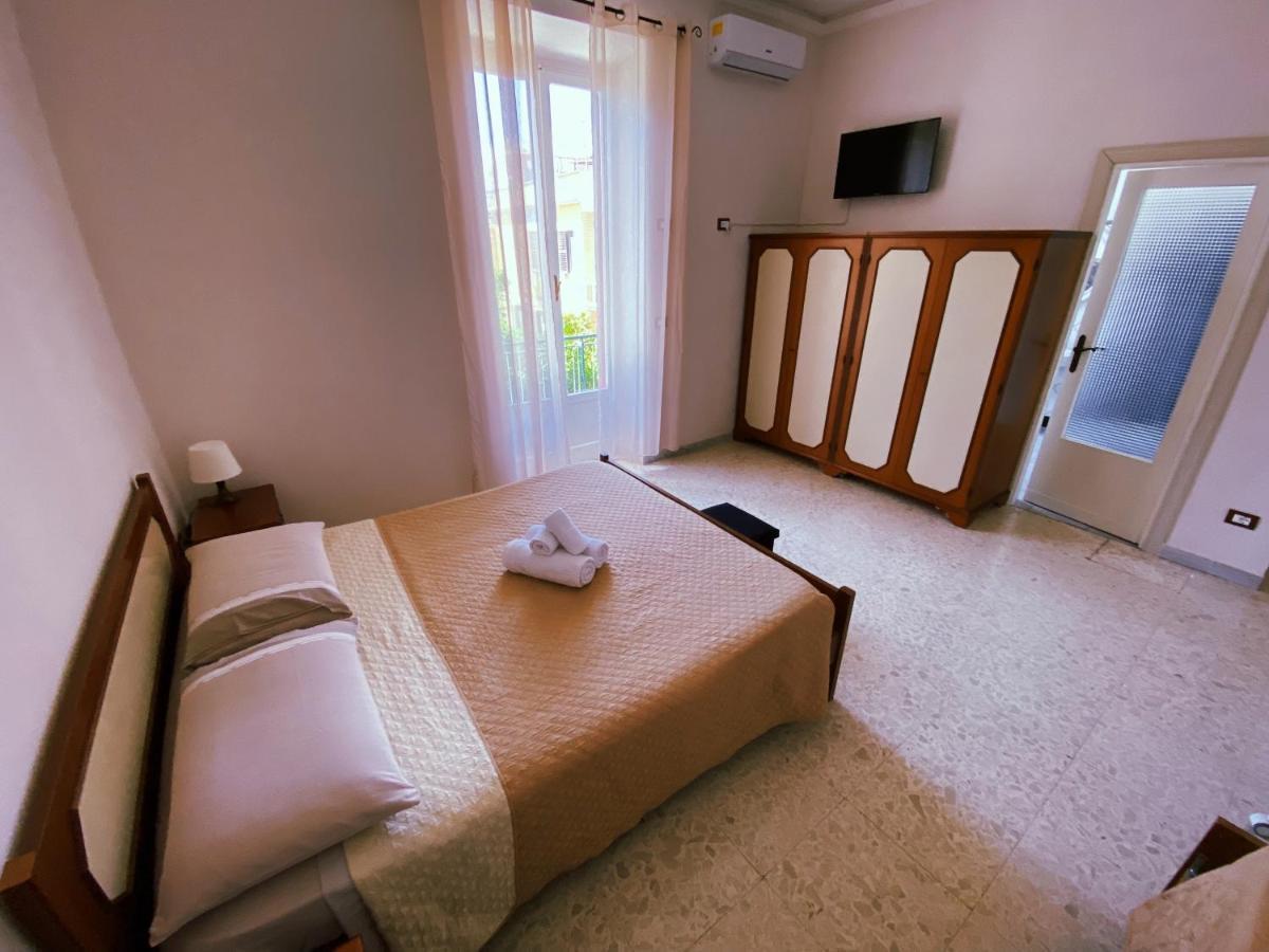 Happy Days Terracina Bed & Breakfast Exterior photo